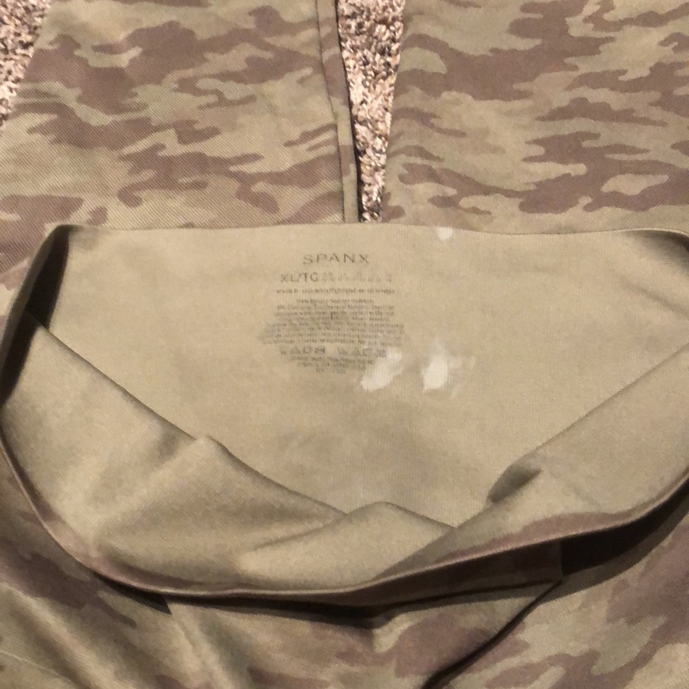 SPANX Camouflage Leggings - Picture 3 of 3